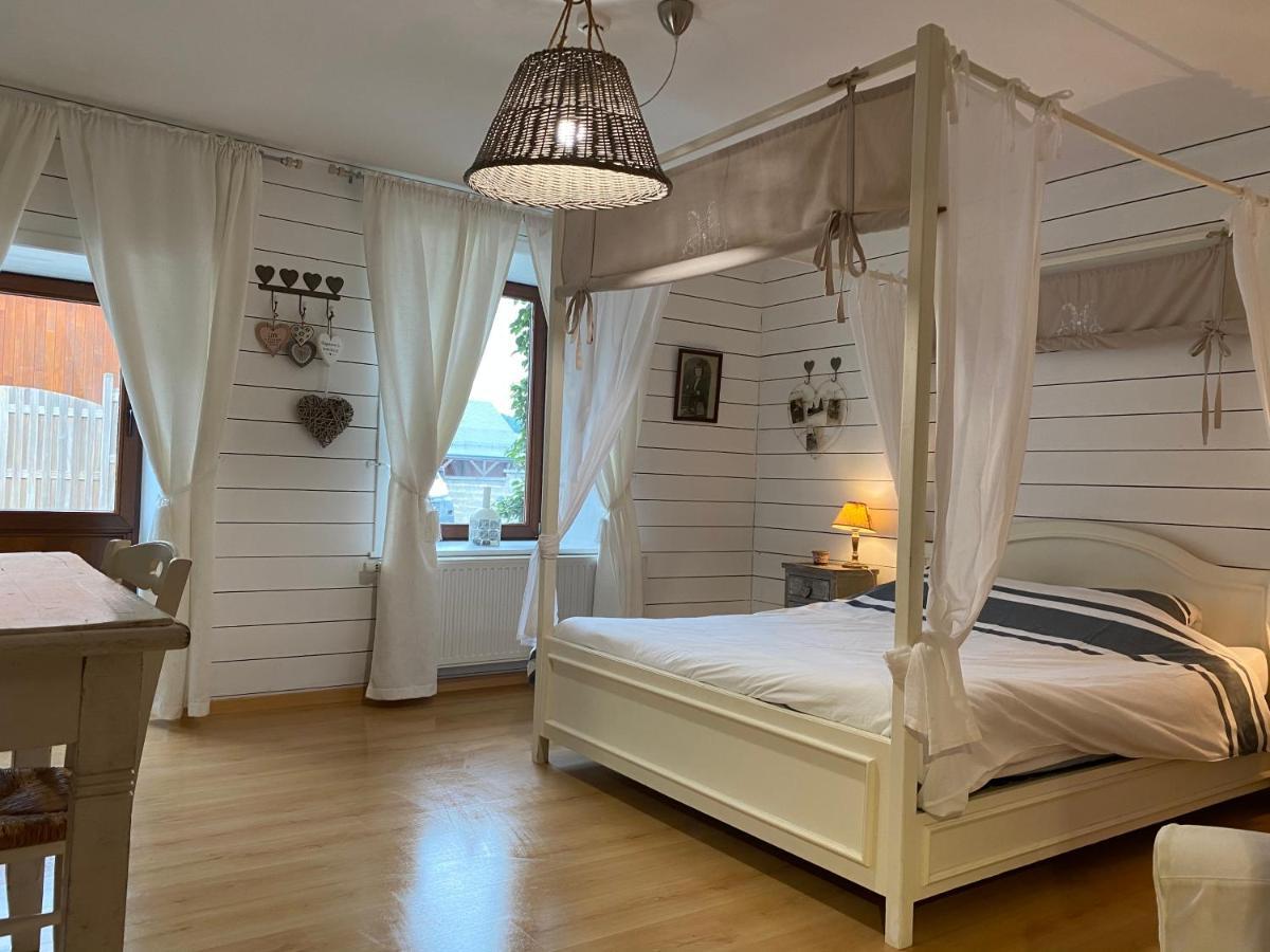 Suzanne'S Cottage Рошо Екстер'єр фото